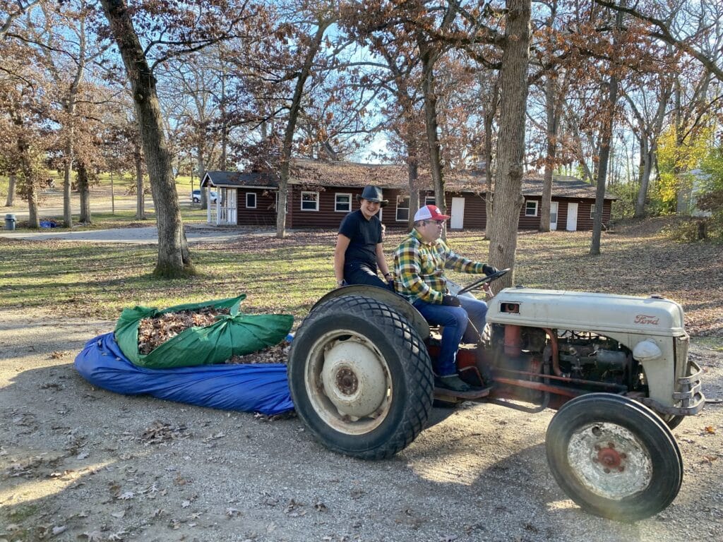 Volunteer Leaf Removal